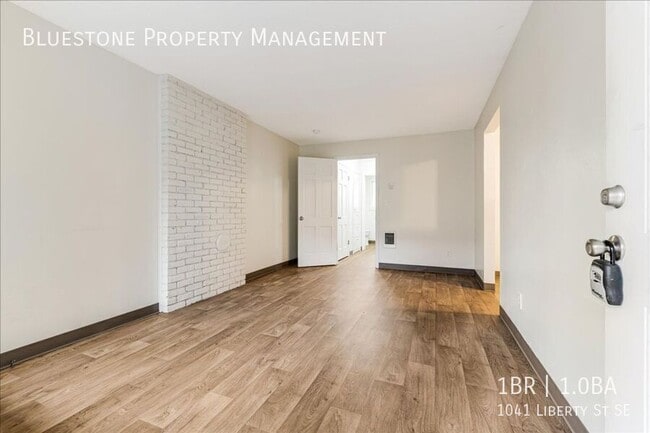 Photo - 1041 Liberty St SE