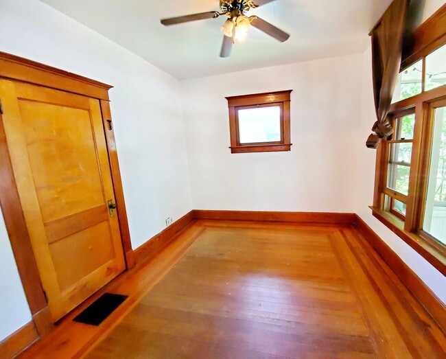 Building Photo - Charming, Spacious Rental in Old Town Fort Collins | Avail. 08/01/2026