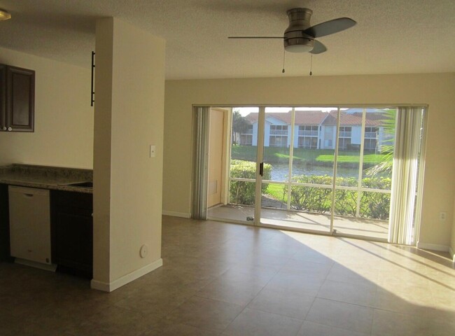 Building Photo - 7103 Glenmoor Dr Unit 7103