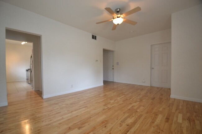 Photo - 555 Locust St Unit 3