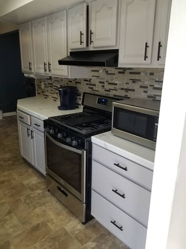 Photo - 1565 Lassen St