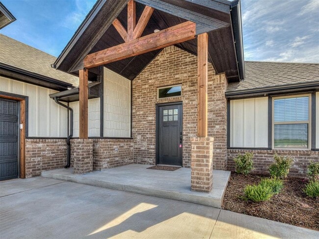 Photo - 8401 HazelWood Wy