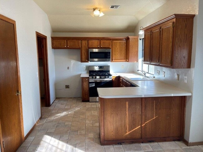 Photo - 3 bed 2 bath in Moore Schools! Fresh paint and updates throughout!