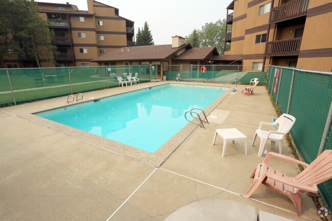 Photo - Pineridge Apartments