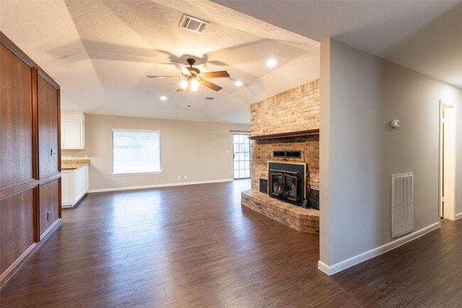 Photo - 328 Lake View Dr