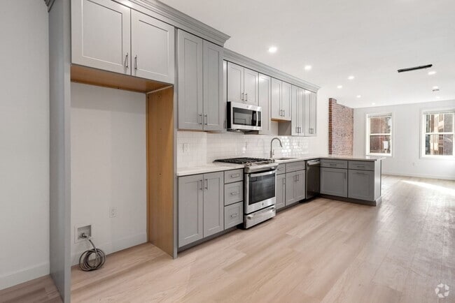 Building Photo - 10 Fleet St Unit 2 Rental