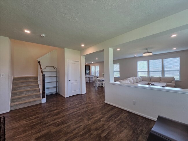Photo - 25553 Kensington Lk Dr