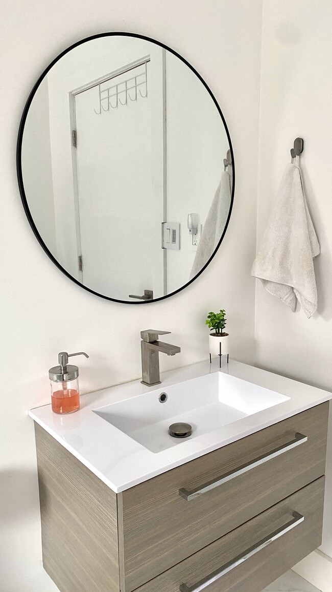 Photo - 411 10th Ave