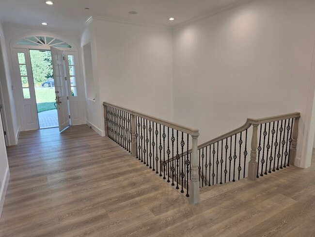 Photo - Lake Sherwood 4+4 Pool Home on the lake