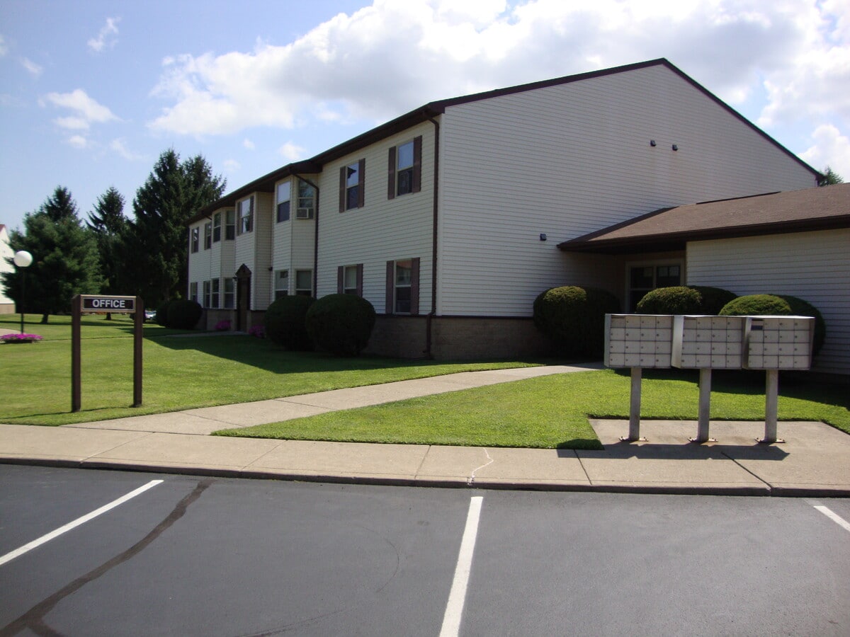 Photo - Pine Tree Village Apartments
