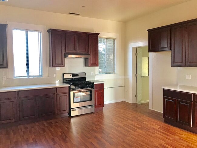 Photo - 1707 Lincoln Ave Unit B