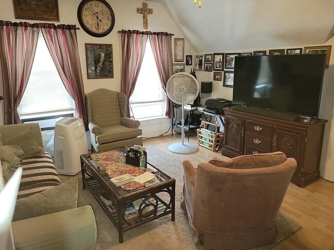 Photo - 46 Hodges Ave Unit 3