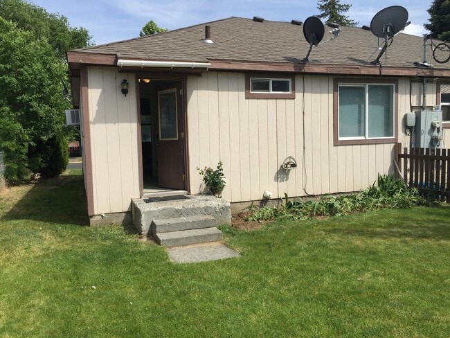 Photo - Tidy 2 bedroom 1 bath home with all appliances