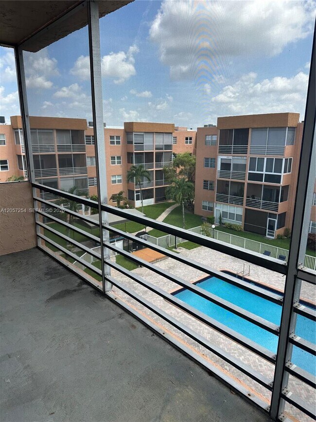 Photo - 3048 Sunrise Lakes Dr E Unit 421