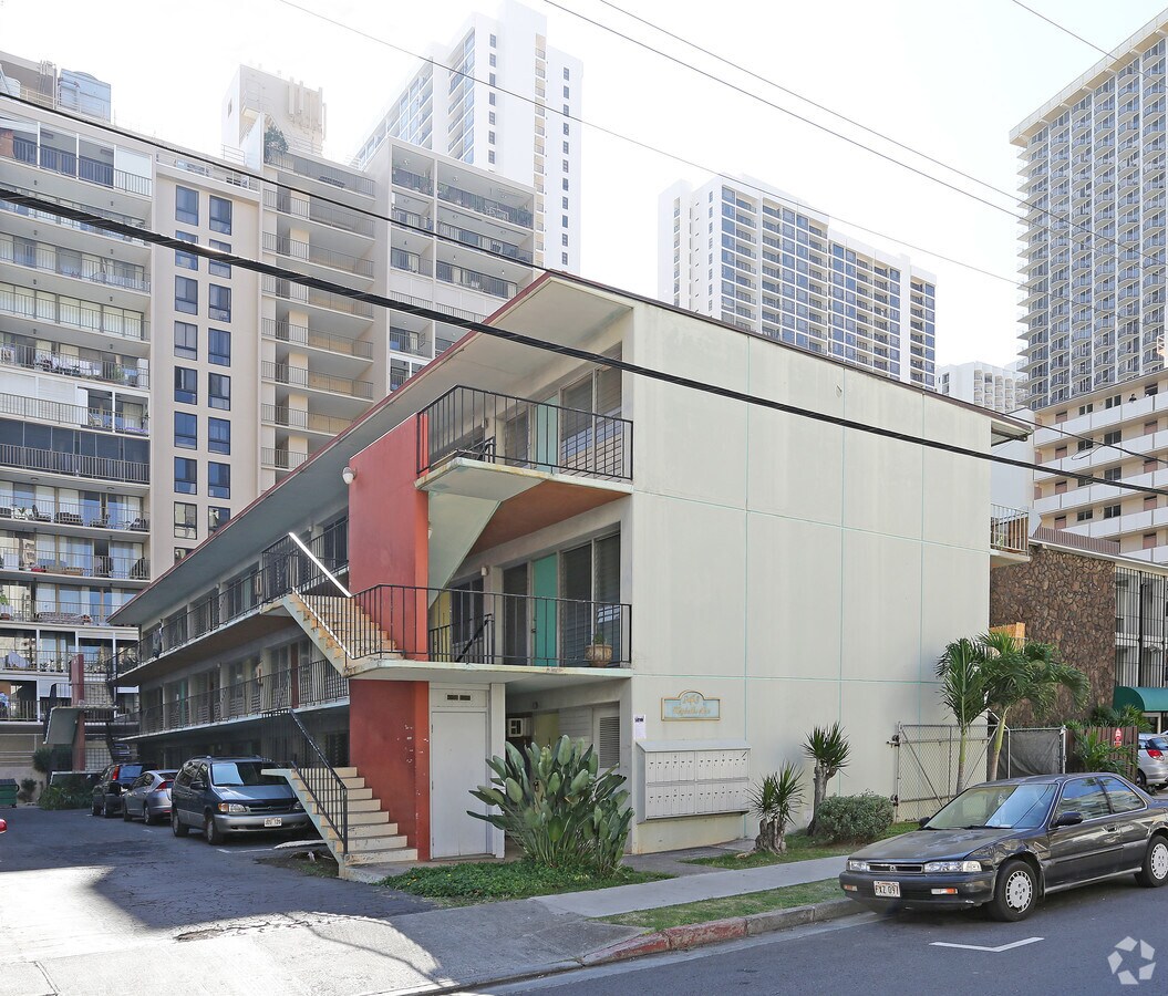 243 Liliuokalani Ave - Maybelle's Apartments