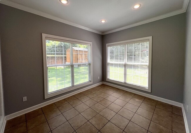 Photo - 123 W Edgewood Dr