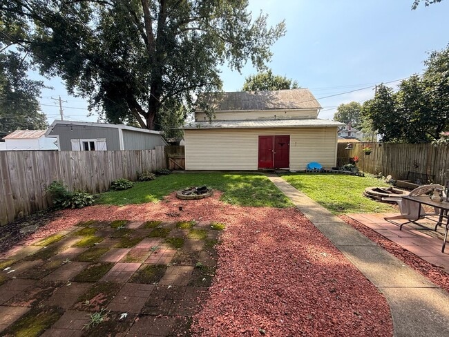 304-306 E 6th Ave