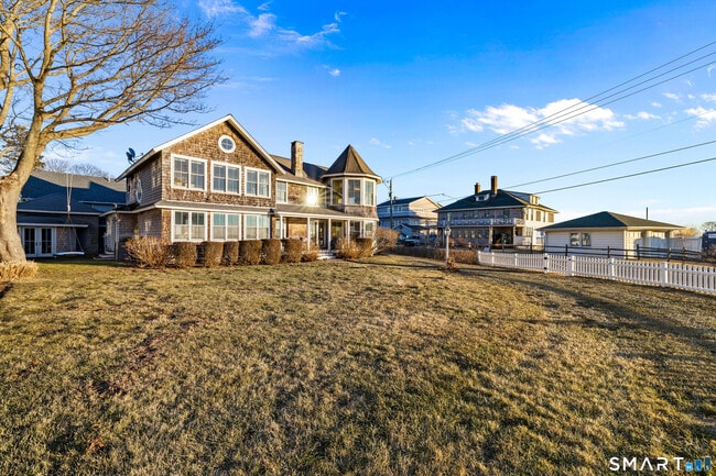 Building Photo - 5 Middle Beach Rd