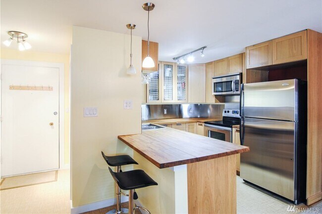 Photo - Great Location!!!