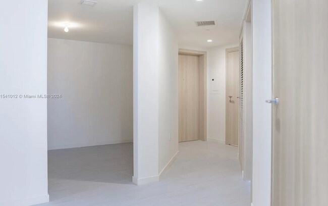 Photo - 1000 Brickell Plz Unit 3212