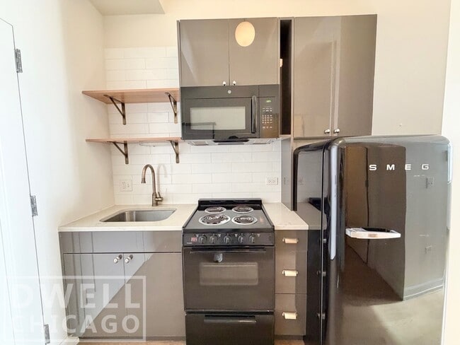 Photo - 26 W Chestnut St