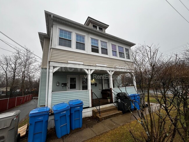 Building Photo - 219 Frederick St Unit 219b