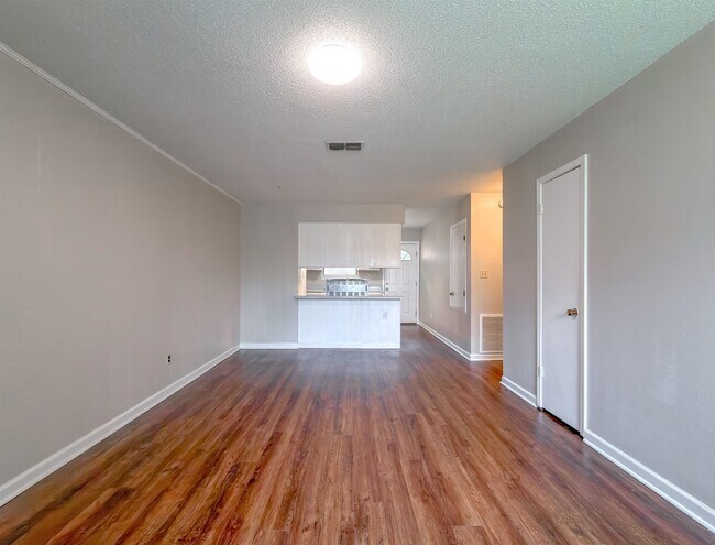 Photo - 5524 Sullivan Rd