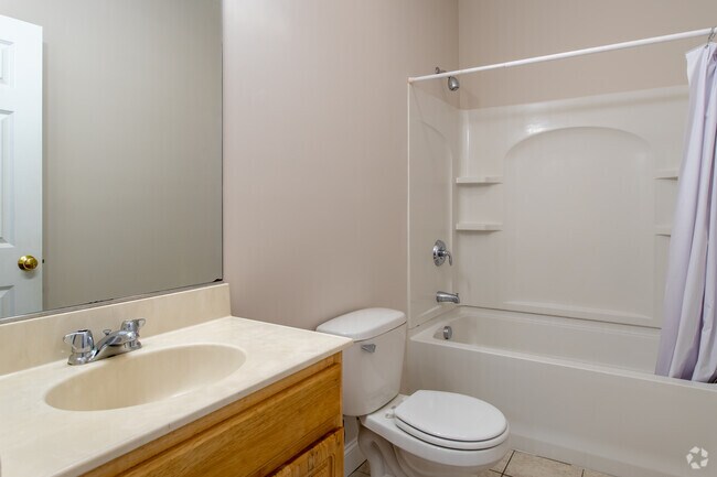 2BR, 1BA - 725 Merrimack