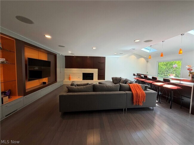 Photo - 2737 Sinton Pl