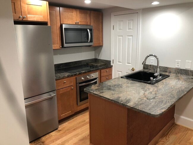 1527 16th Street NW Unit 2