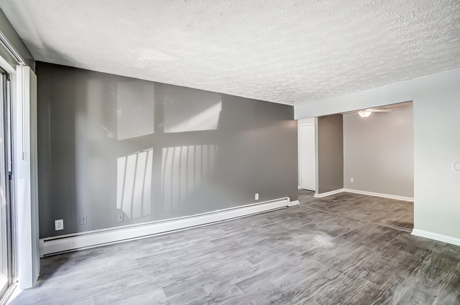 004.jpg - The Views of Mt Airy