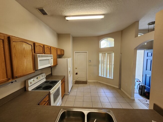 Photo - 2792 Boardwalk Way