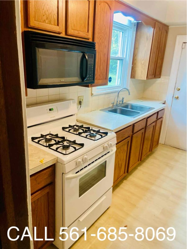 Photo - 685 Longview Ave