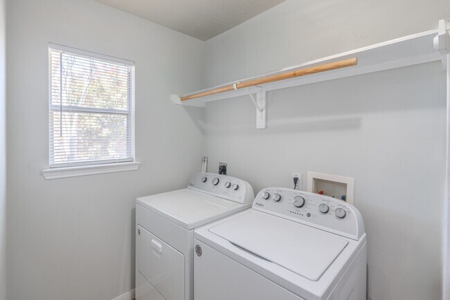 Photo - 914 Parsonfield Ct