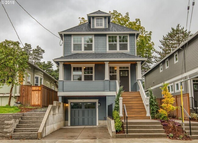 Outside - 3993 SE 36TH AVE Unit A