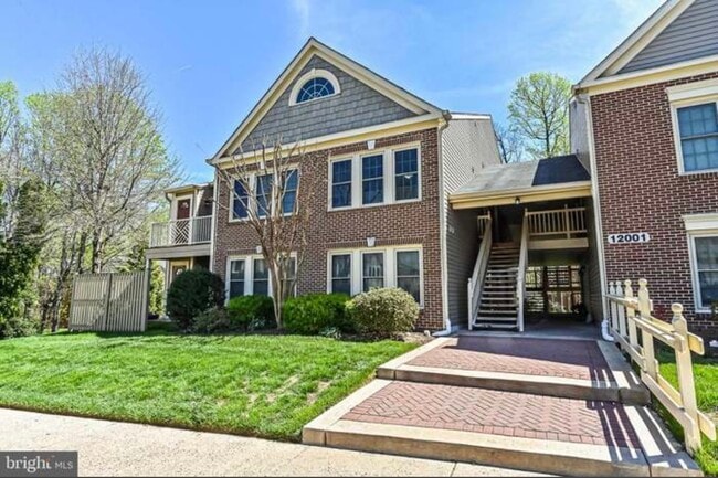 Building Photo - 12001 Ridge Knoll Dr Unit 805A