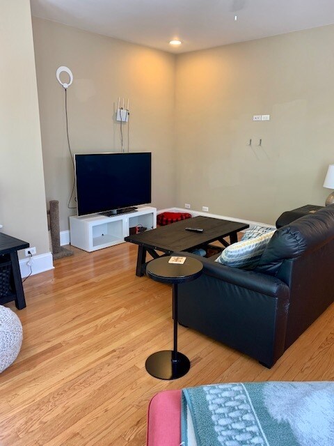 Photo - 3647 N Marshfield Ave Unit 2