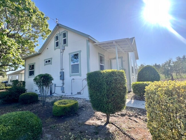 Photo - 1515 Stony Point Rd Unit B