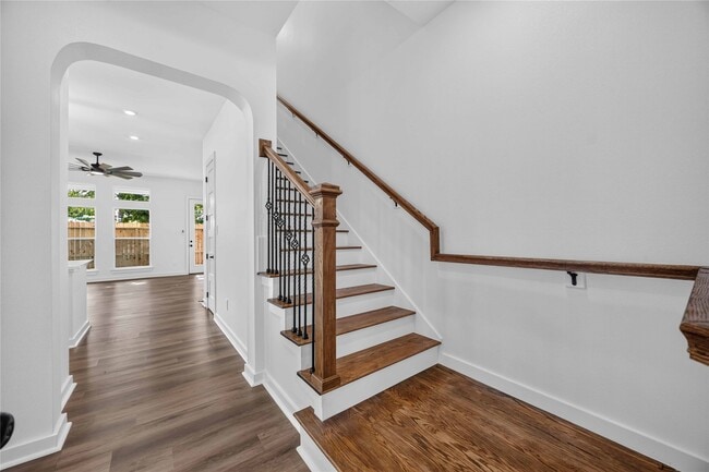 Photo - 8215 Gladstone St