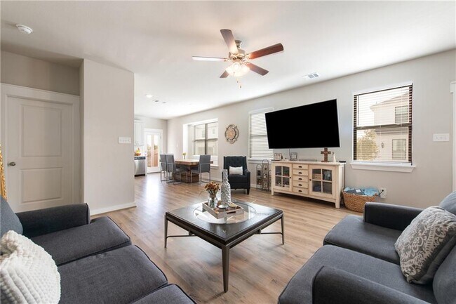 Photo - 135 Amber Fields Trail Unit C