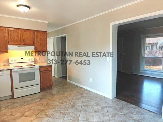 Photo - 474 Robbe Ave