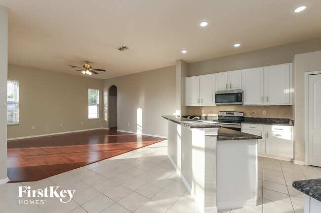 5032 Balsam Dr
