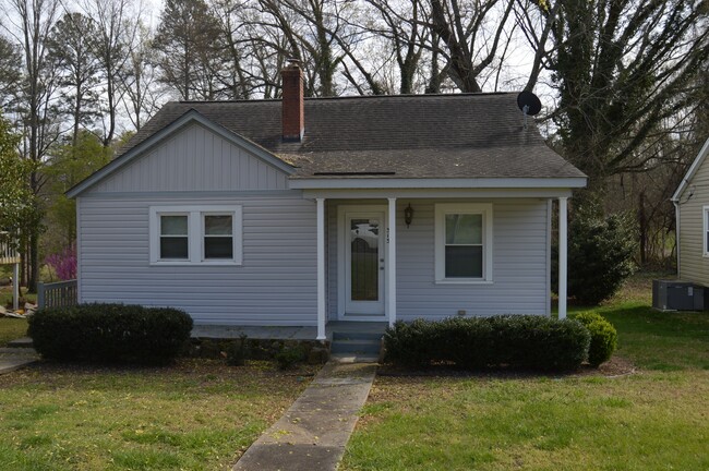 Building Photo - 313 W Bingham St Rental