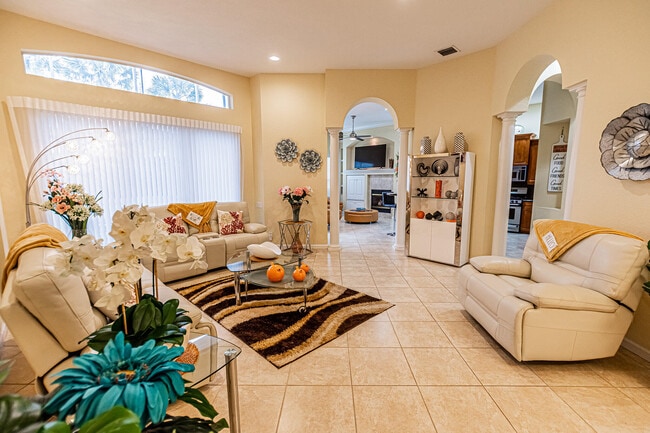 Photo - 431 NW Coolwater Ct