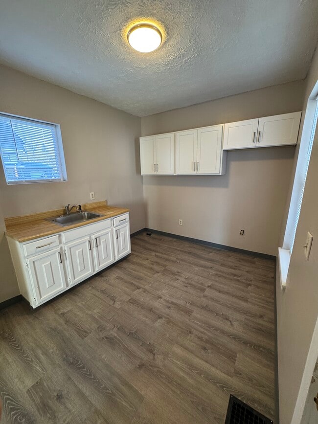 Photo - 404 N Chestnut Ave Unit 404 Chestnut