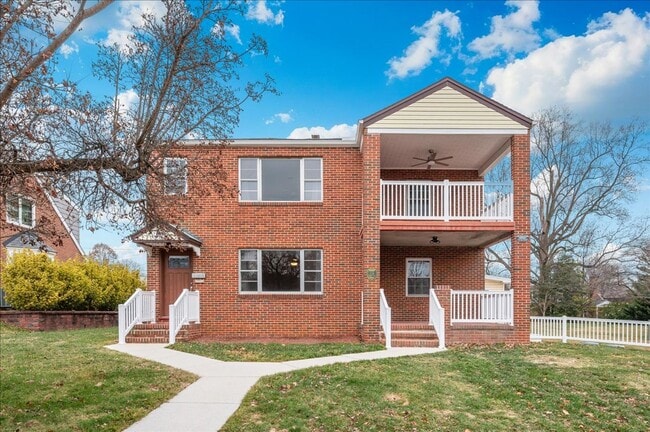 Building Photo - 116-118 Linden Avenue Unit 116 Linden Avenue