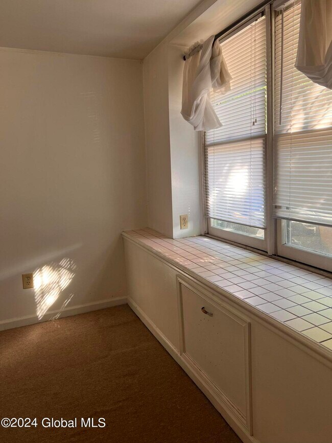 13 Myrtle Ave Townhome Townhome Rental in Albany NY