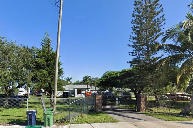 Building Photo - 14755 SW 264th St