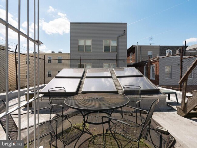 Photo - 1910 N Marshall St