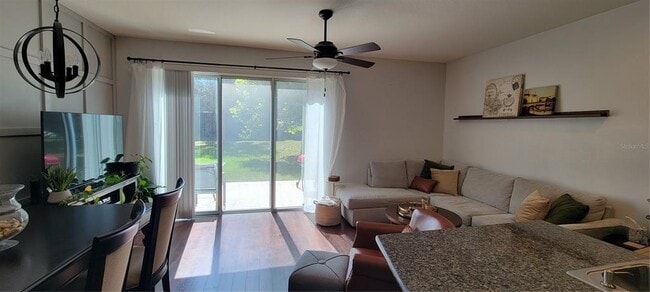 Photo - 6960 Towne Lake Rd